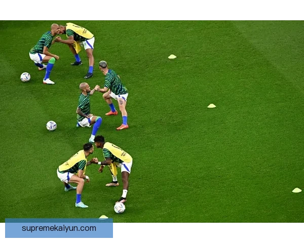 Griezmann 的任意球技巧持续提升,备受关注的表现引发足球界热议 Griezmann 的任意球技巧持续提升,备受关注的表现引发足球界热议